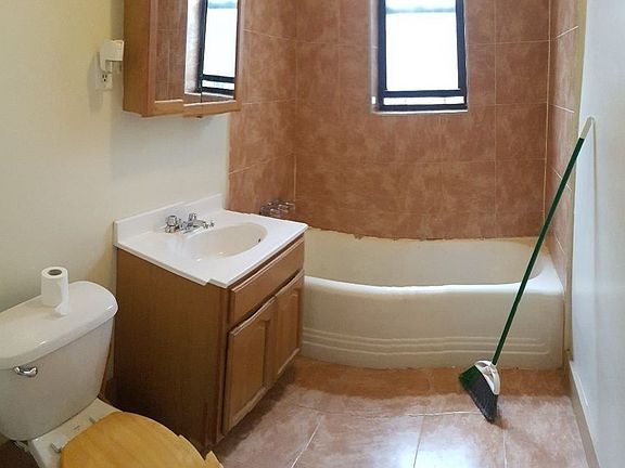 5th image of 341 E 19th St APT 5E