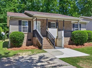 121 Manor Dr, High Point, NC 27260