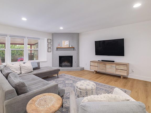 4th image of 6701 Lancret Hill Dr