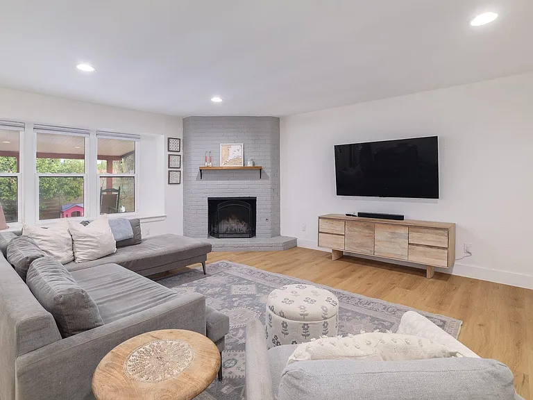6701 Lancret Hill Dr — Photo 4