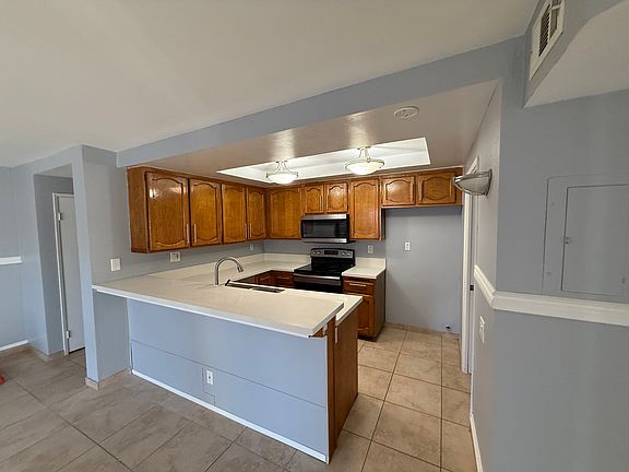 3rd image of 2105 Apricot Dr