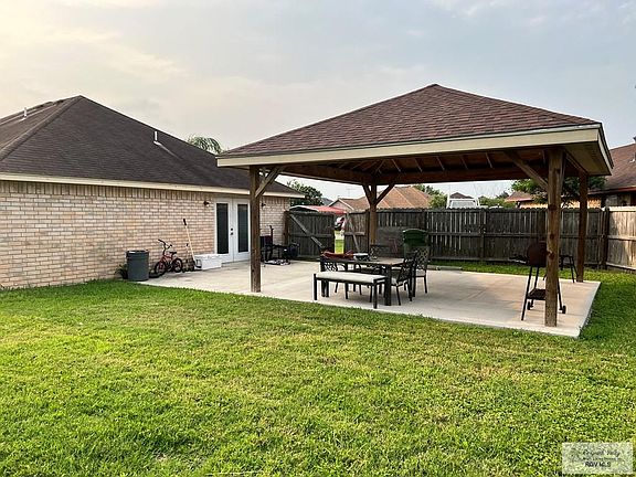 4th image of 2904 Rosewood Cir #17