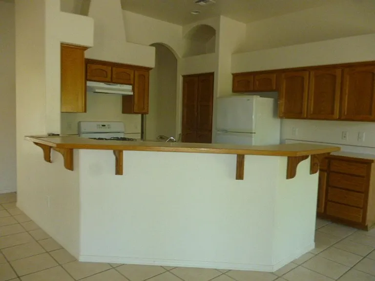 10684 E 39th Ln — Photo 9