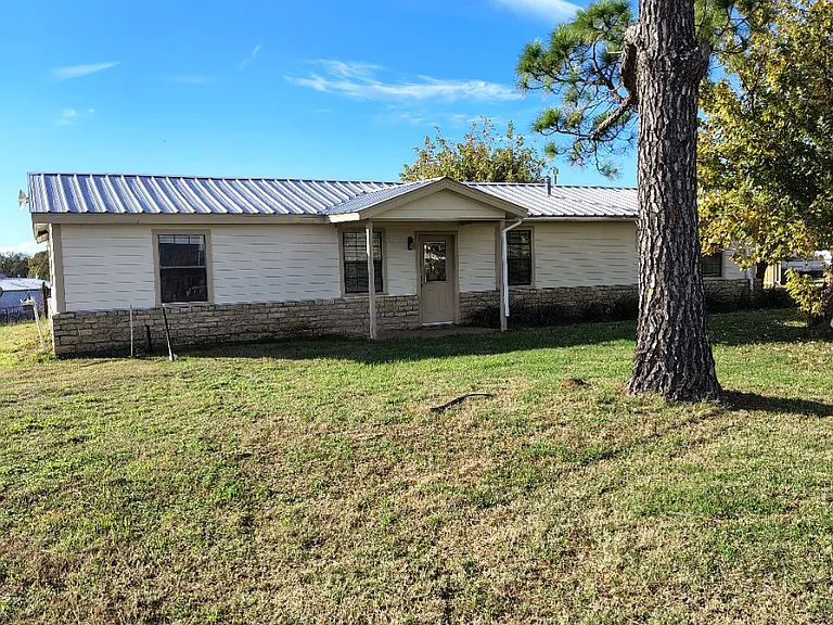 1264 Harmony Cir — Photo 1
