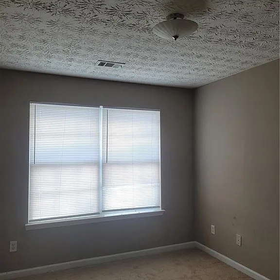 748 Georgetown Ct — Photo 3