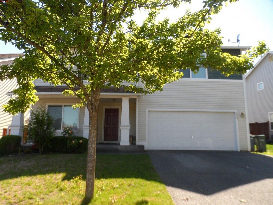 1st image of 9907 196th Ave E