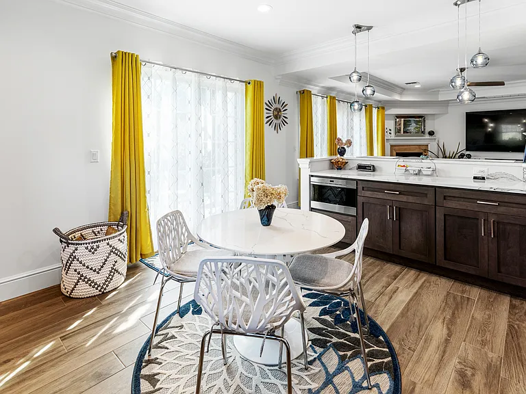 42 Village Green Dr — Photo 10