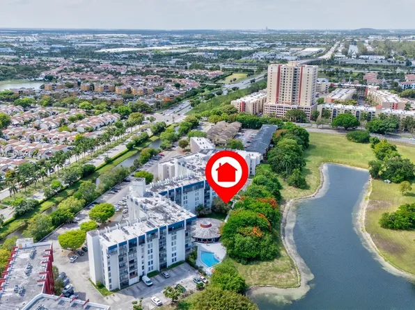 9682 Fontainebleau Blvd APT 110, Miami, FL 33172