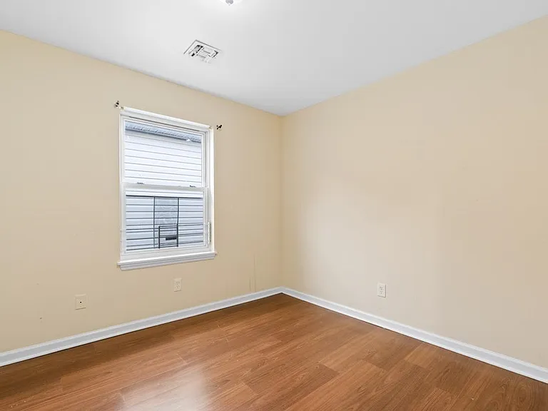 73 Woodlawn Ave #2 — Photo 9