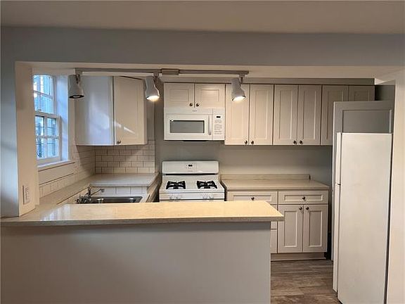 4th image of 710 Burdette St #1A