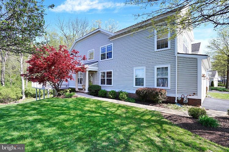 1st image of 418 Oak Hill Ln