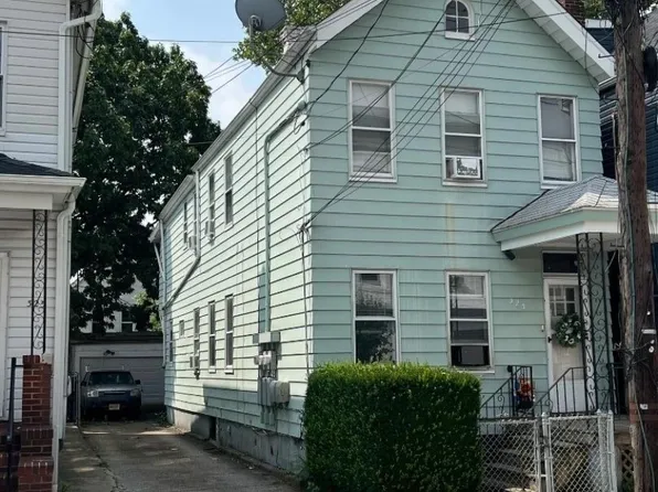 323 William St, Harrison Town, NJ 07029