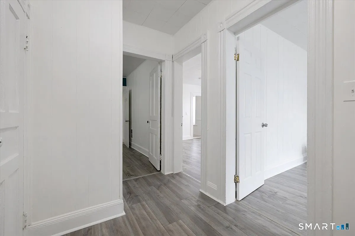 3 bed, 1.0 bath, 1141 sqft, $2,500 — Photo 4