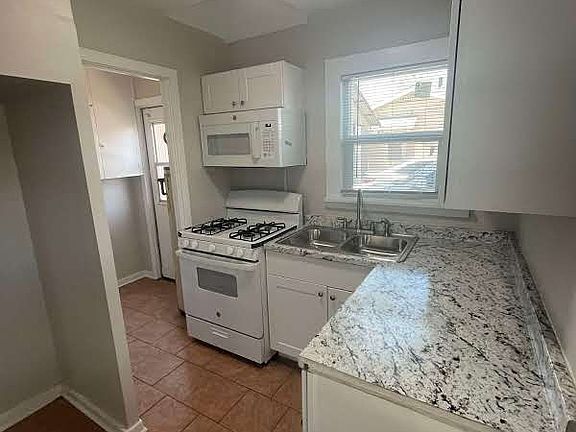 5th image of 38164 W Yermo Rd #2