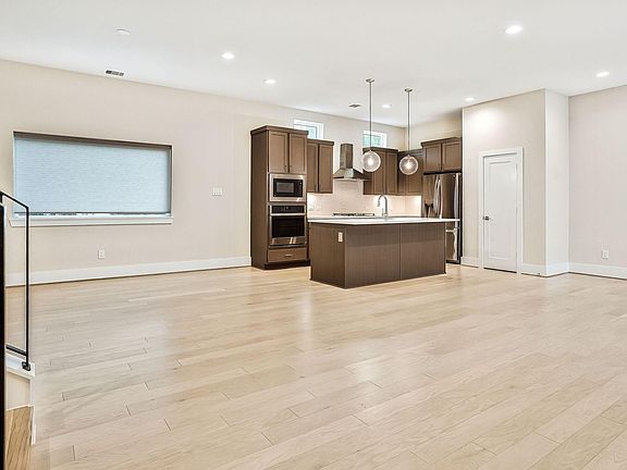 5th image of 838 Fisher St #B