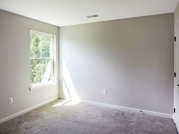 4th image of 9166 Beechdale Ct