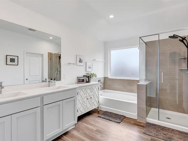 1012 Llano Trl — Photo 32