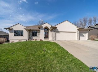 904 E 64th St, Sioux Falls, SD 57108