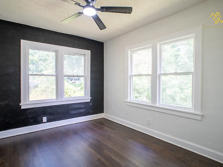 3938 Myrtle Ave — Photo 10