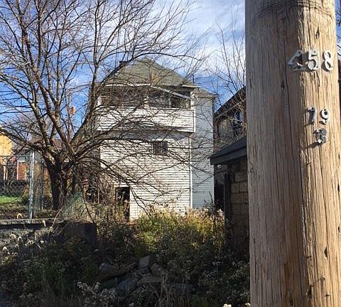 5th image of 1025 Victoria Ave