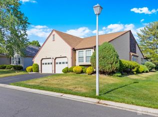 38 Canterbury Dr, Monroe Township, NJ 08831