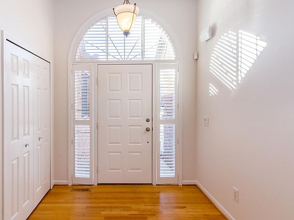 5th image of 4653 Sawgrass Dr E