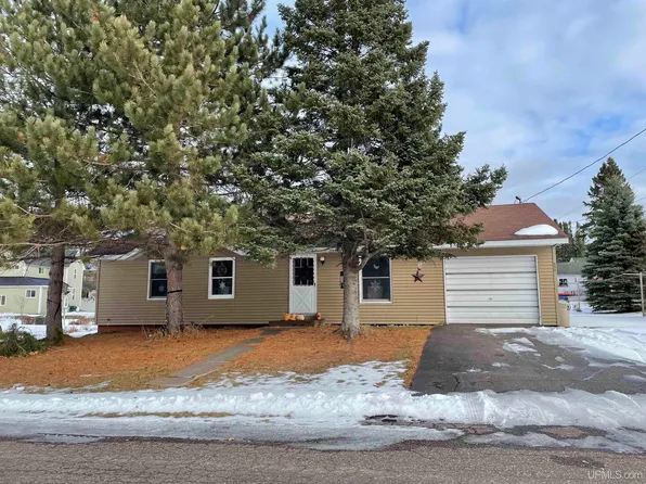 550 5th St, Mohawk, MI 49950