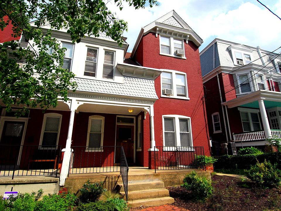 Exterior of 916 N. Franklin St.
