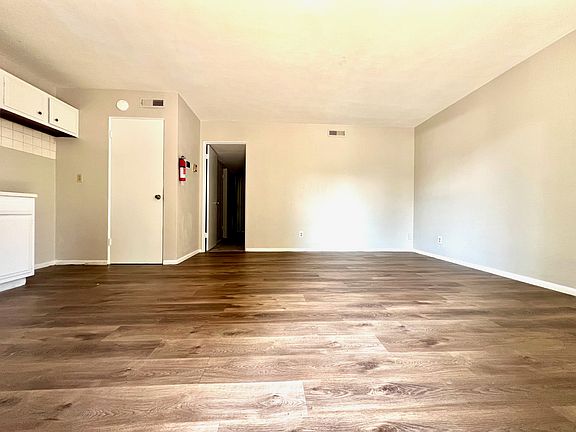 2nd image of 605 N Charles St APT 12