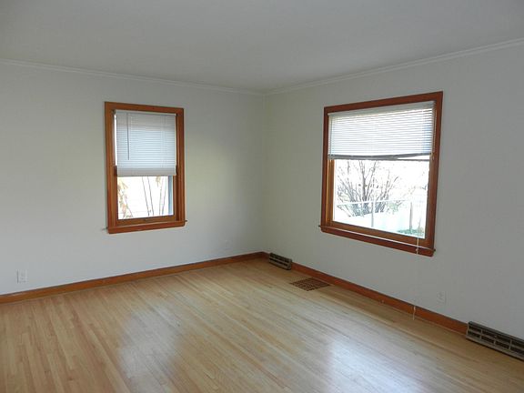 4th image of 5605 41st Ave S