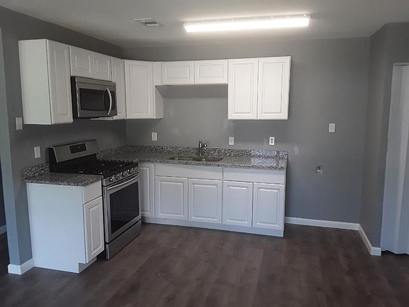 2nd image of 532 Meadowshire Dr