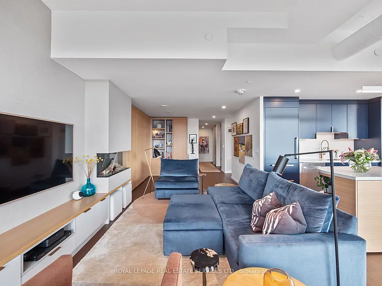 21 Lawren Harris Sq #904 — Photo 12