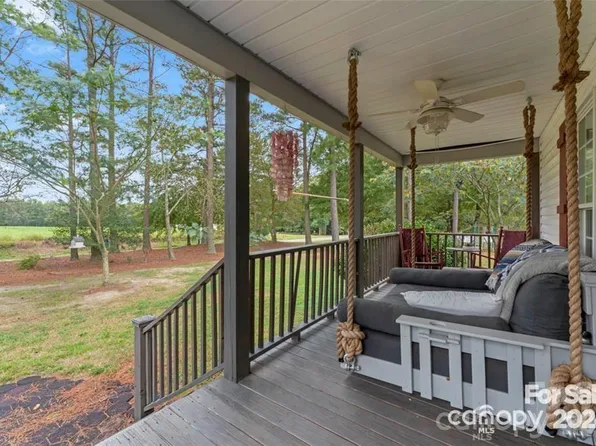 10560 Lake Royale Rd, Spring Hope, NC 27882