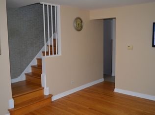 6221 N Cicero Ave #A, Chicago, IL 60646