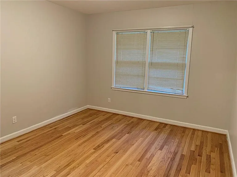 1203 Biltmore Dr — Photo 14