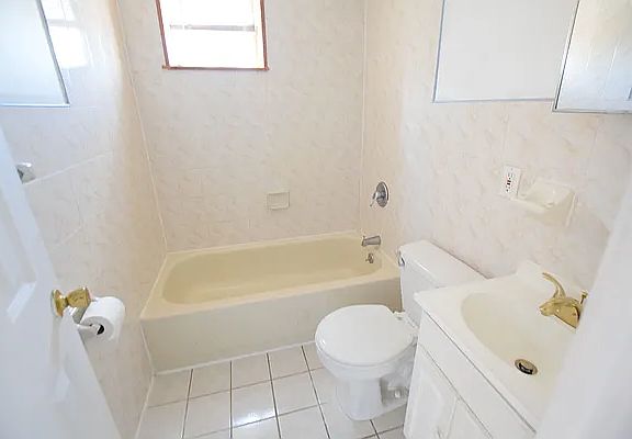 3rd image of 1122 Herkimer St #2