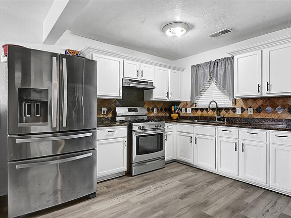 4th image of 11818 Kewalo Basin Ln