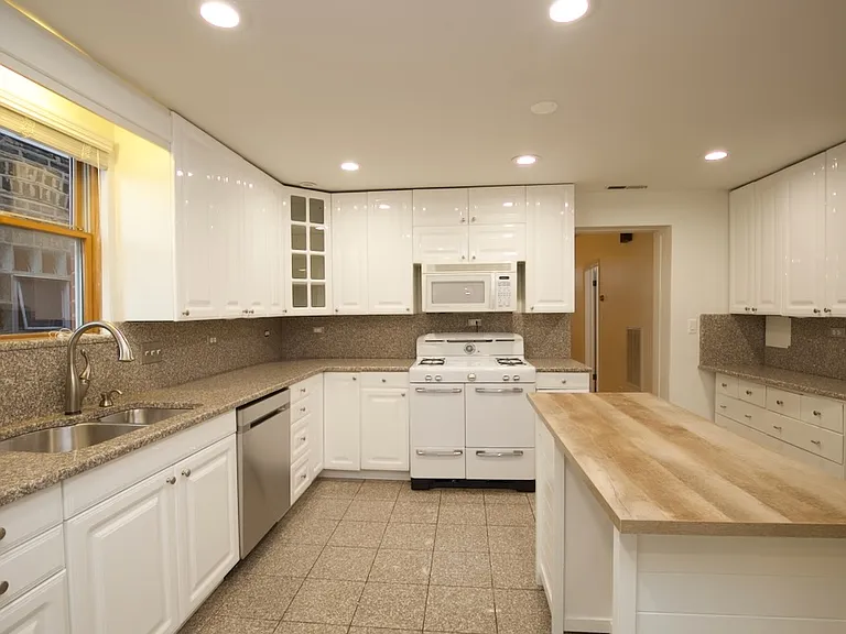 2626 W Superior St #3 — Photo 4