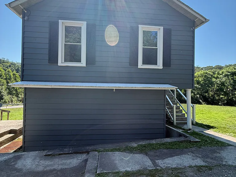 136 Waverly St #4 — Photo 1