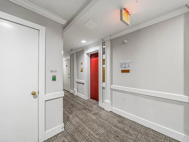 359 N Post Oak Ln #219 — Photo 27