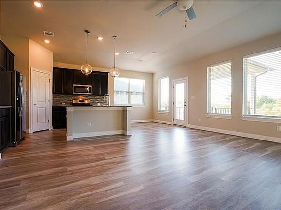 3rd image of 4004 Promontory Point Trl