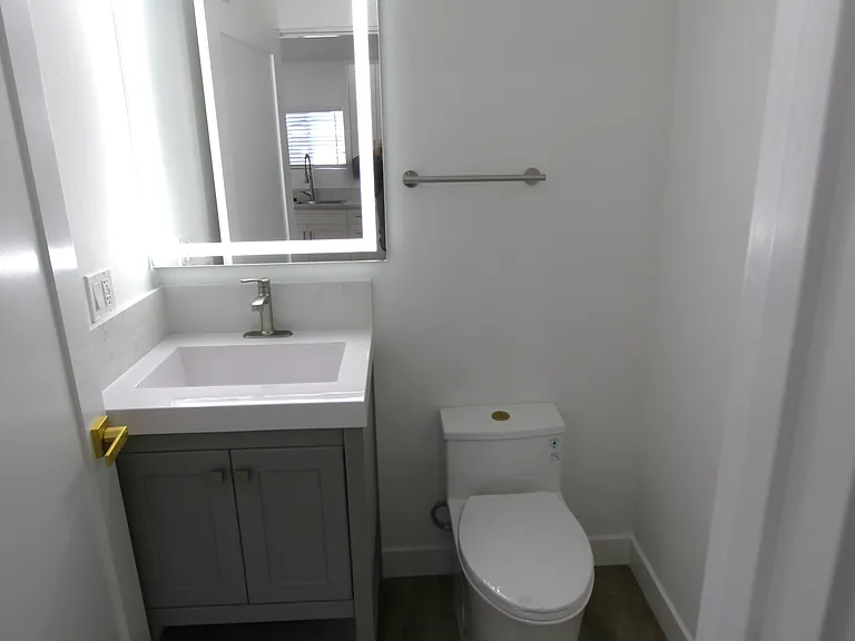 3711 Lomitas Dr — Photo 9