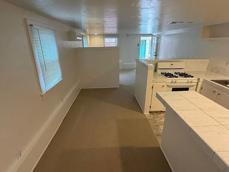 2438-2446 India St #2444.5 — Photo 11