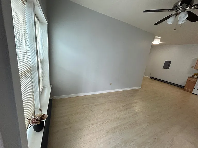 206 E Ayre St #15 — Photo 12