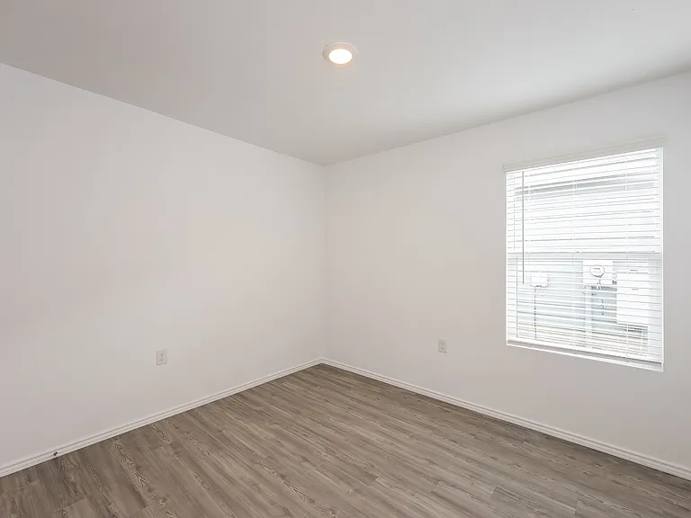 939 Cook Bnd — Photo 13