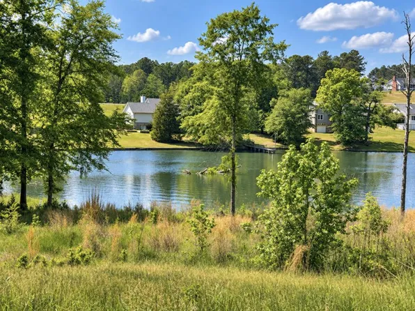 22 King Cir, Greenwood, SC 29649