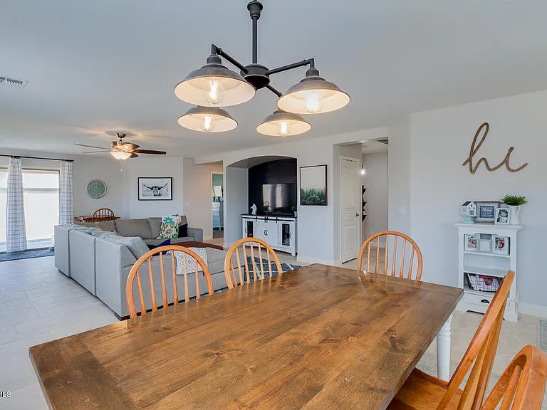 3868 W Carlos Ln — Photo 11
