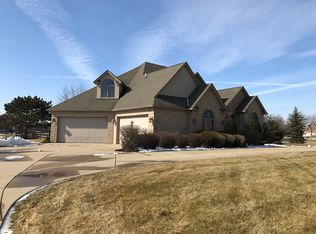 10956 S Royal Porthcawl Dr, Naperville, IL 60564