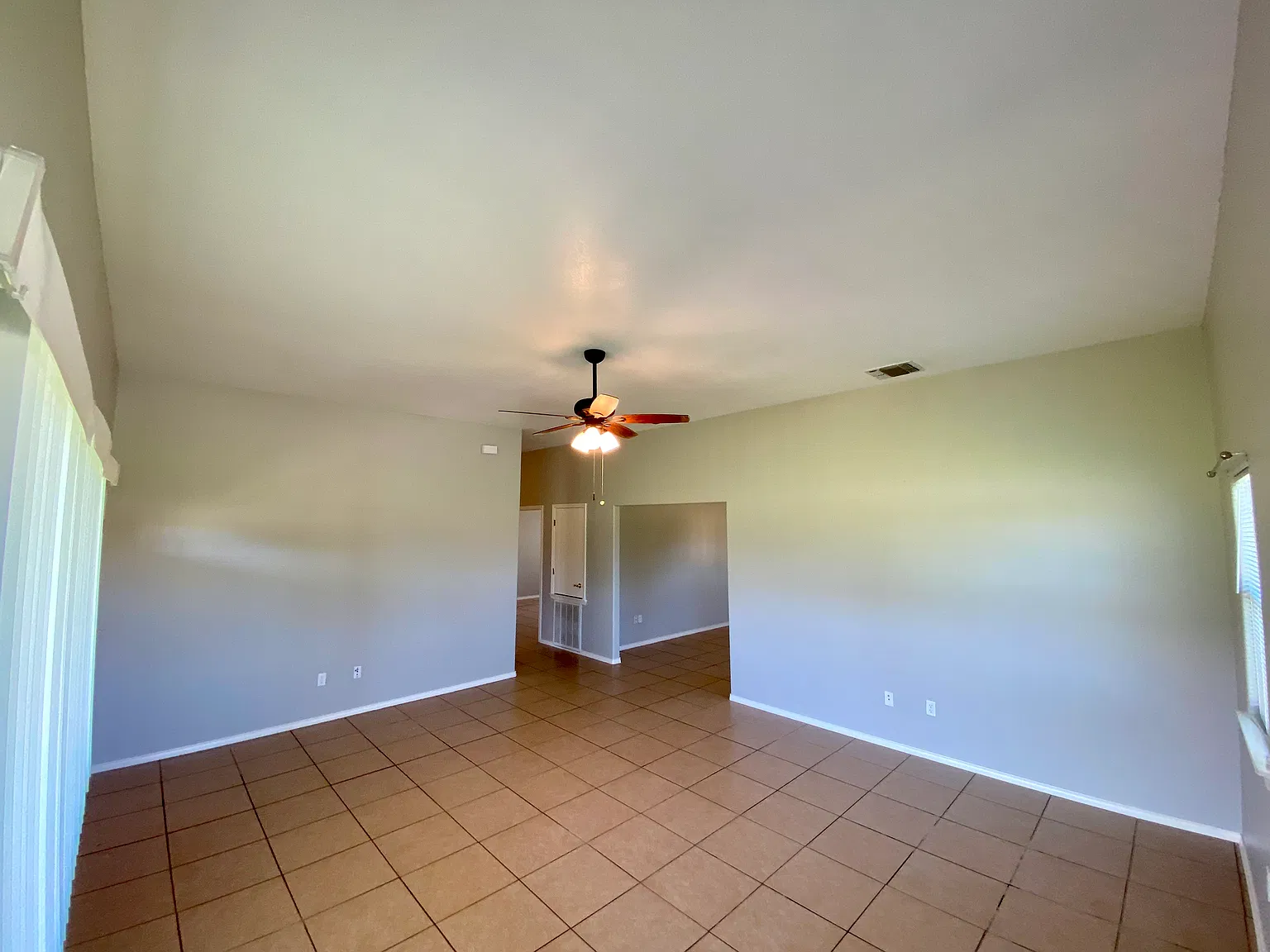 2 bed, 1300 sqft, $1,350 — Photo 4