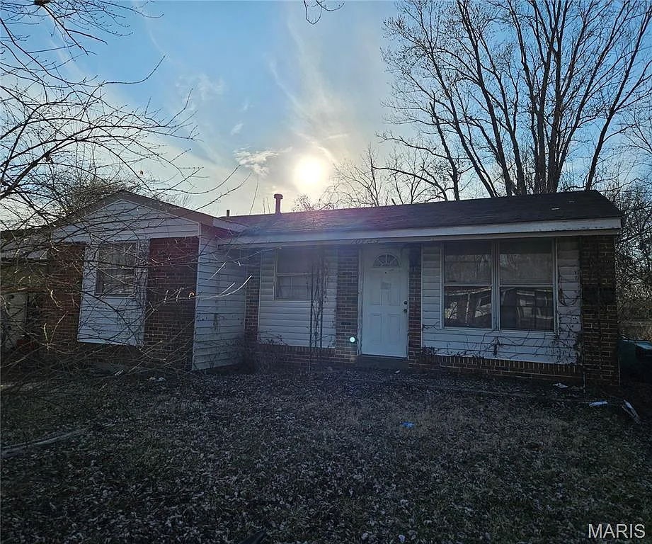 10423 Royal Dr photo 1